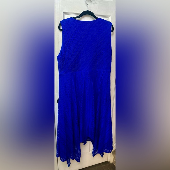 Torrid Colbalt Blue Geo Lace Handkerchief Midi Dress, NWT, 2 - Picture 3 of 5